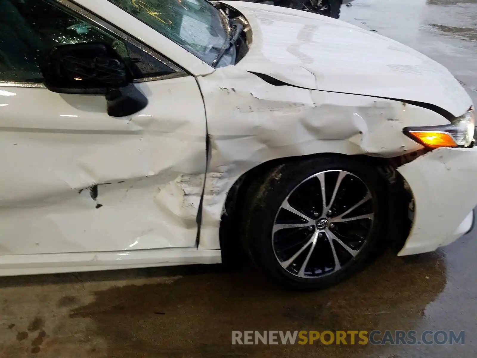 9 Photograph of a damaged car 4T1B11HK1KU206467 TOYOTA CAMRY 2019