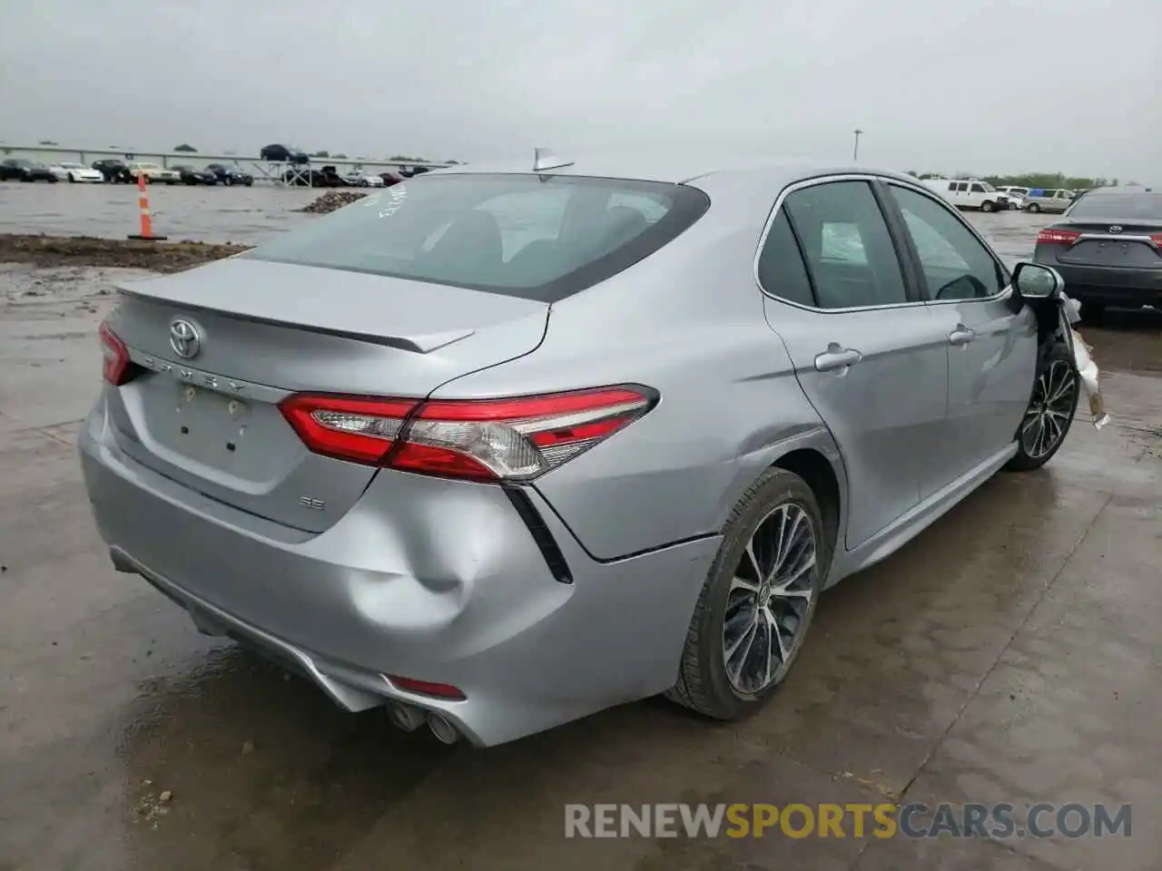 4 Photograph of a damaged car 4T1B11HK1KU206761 TOYOTA CAMRY 2019