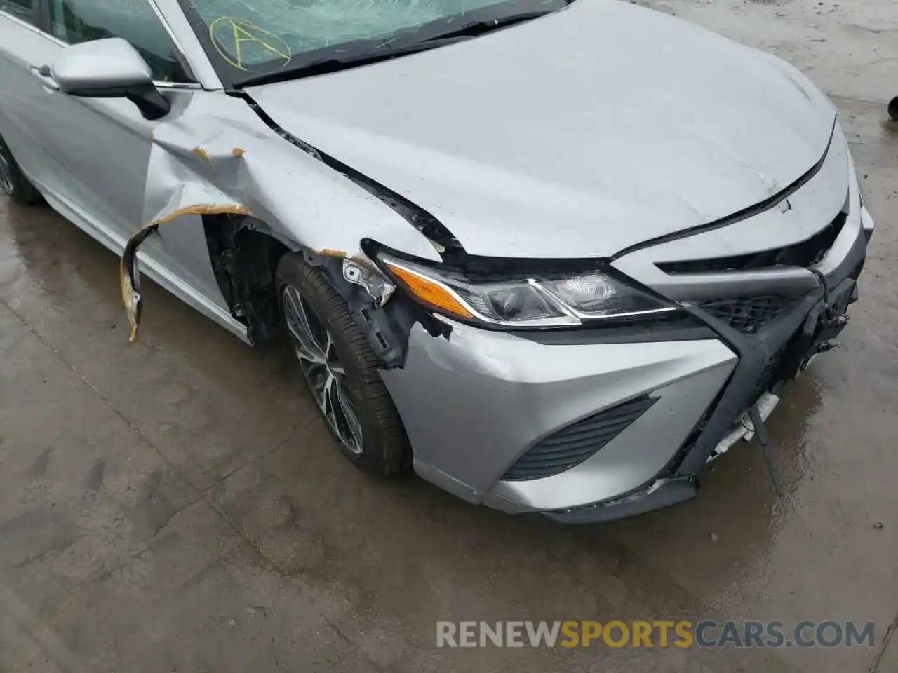 9 Photograph of a damaged car 4T1B11HK1KU206761 TOYOTA CAMRY 2019