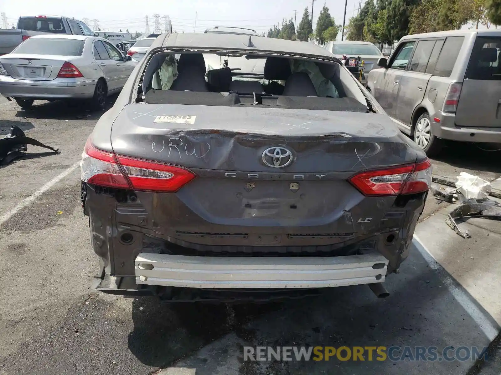 9 Photograph of a damaged car 4T1B11HK1KU206839 TOYOTA CAMRY 2019