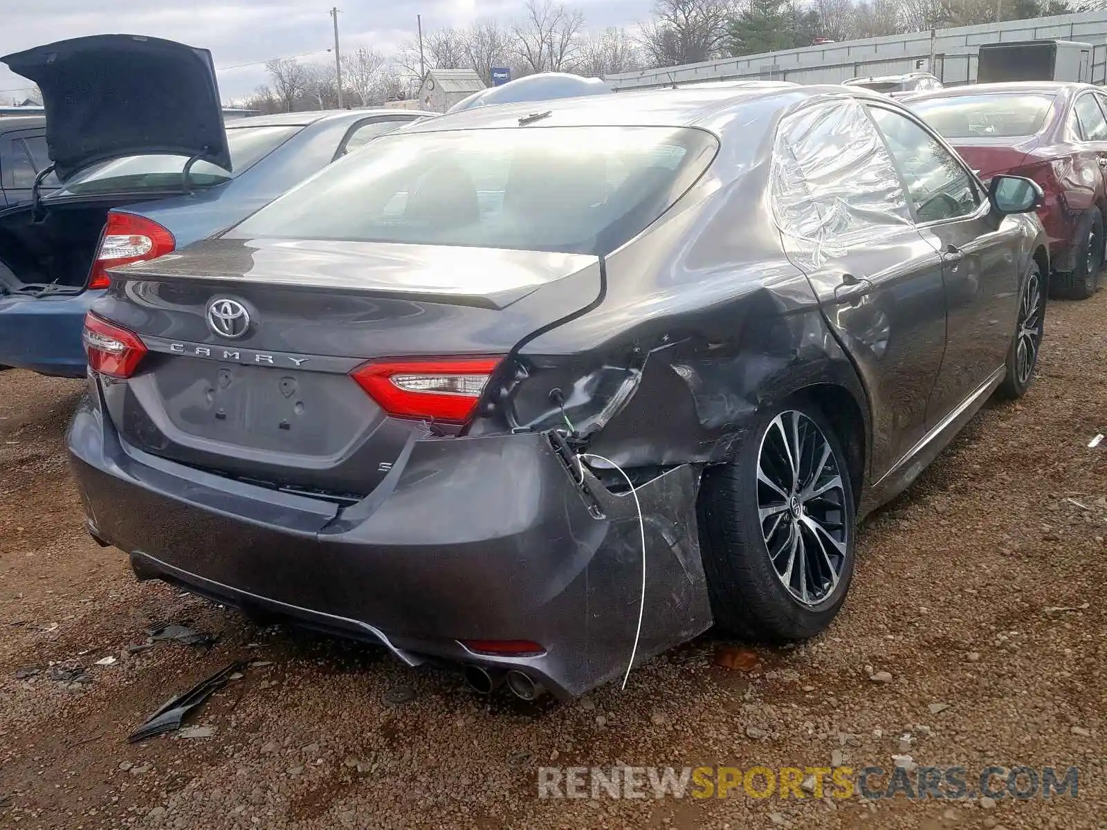 4 Photograph of a damaged car 4T1B11HK1KU207117 TOYOTA CAMRY 2019