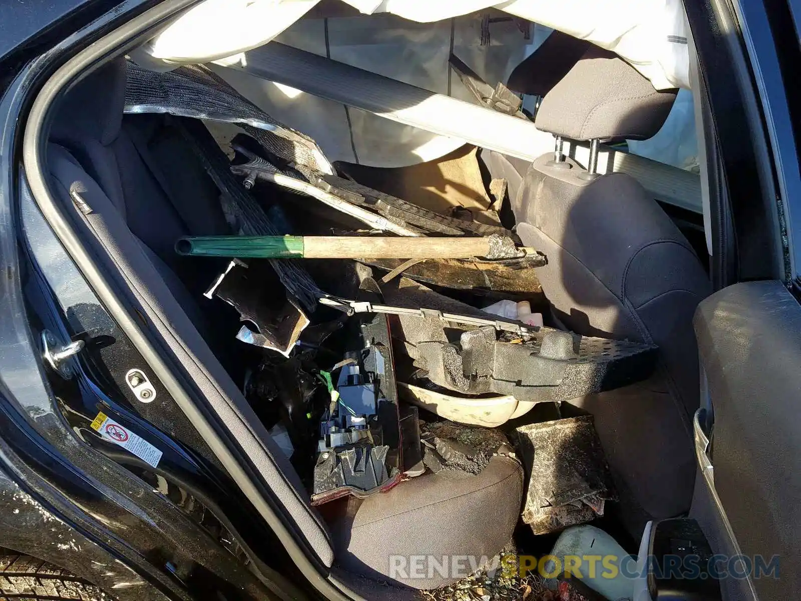 6 Photograph of a damaged car 4T1B11HK1KU208400 TOYOTA CAMRY 2019