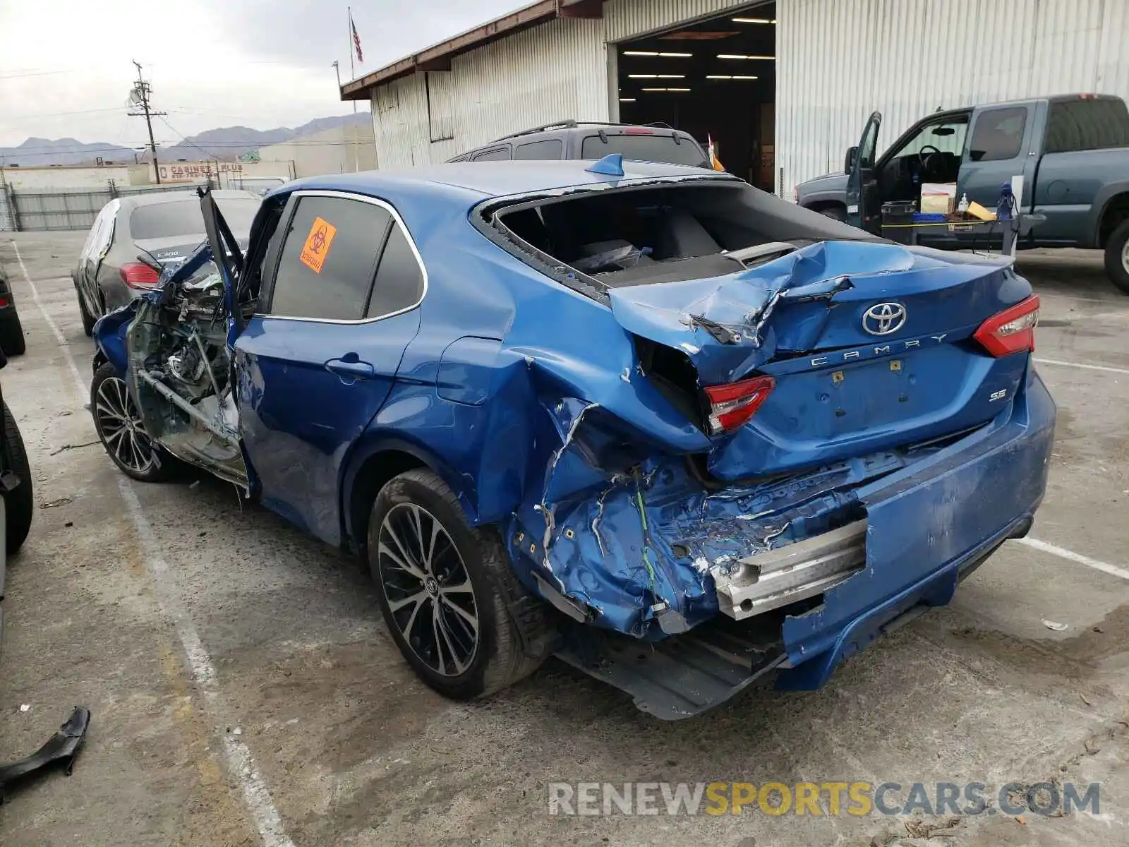 3 Фотография поврежденного автомобиля 4T1B11HK1KU209143 TOYOTA CAMRY 2019