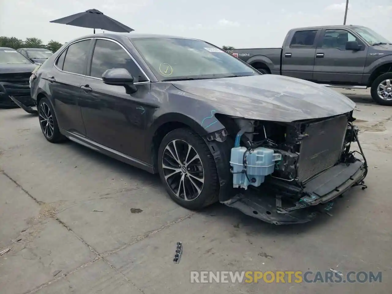 1 Photograph of a damaged car 4T1B11HK1KU210275 TOYOTA CAMRY 2019