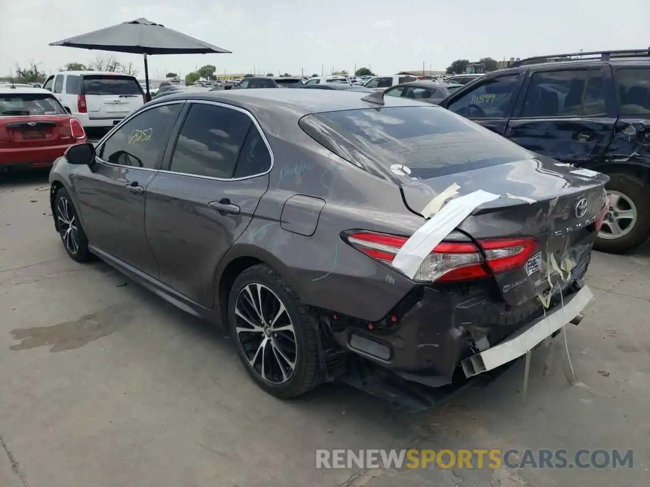 3 Photograph of a damaged car 4T1B11HK1KU210275 TOYOTA CAMRY 2019