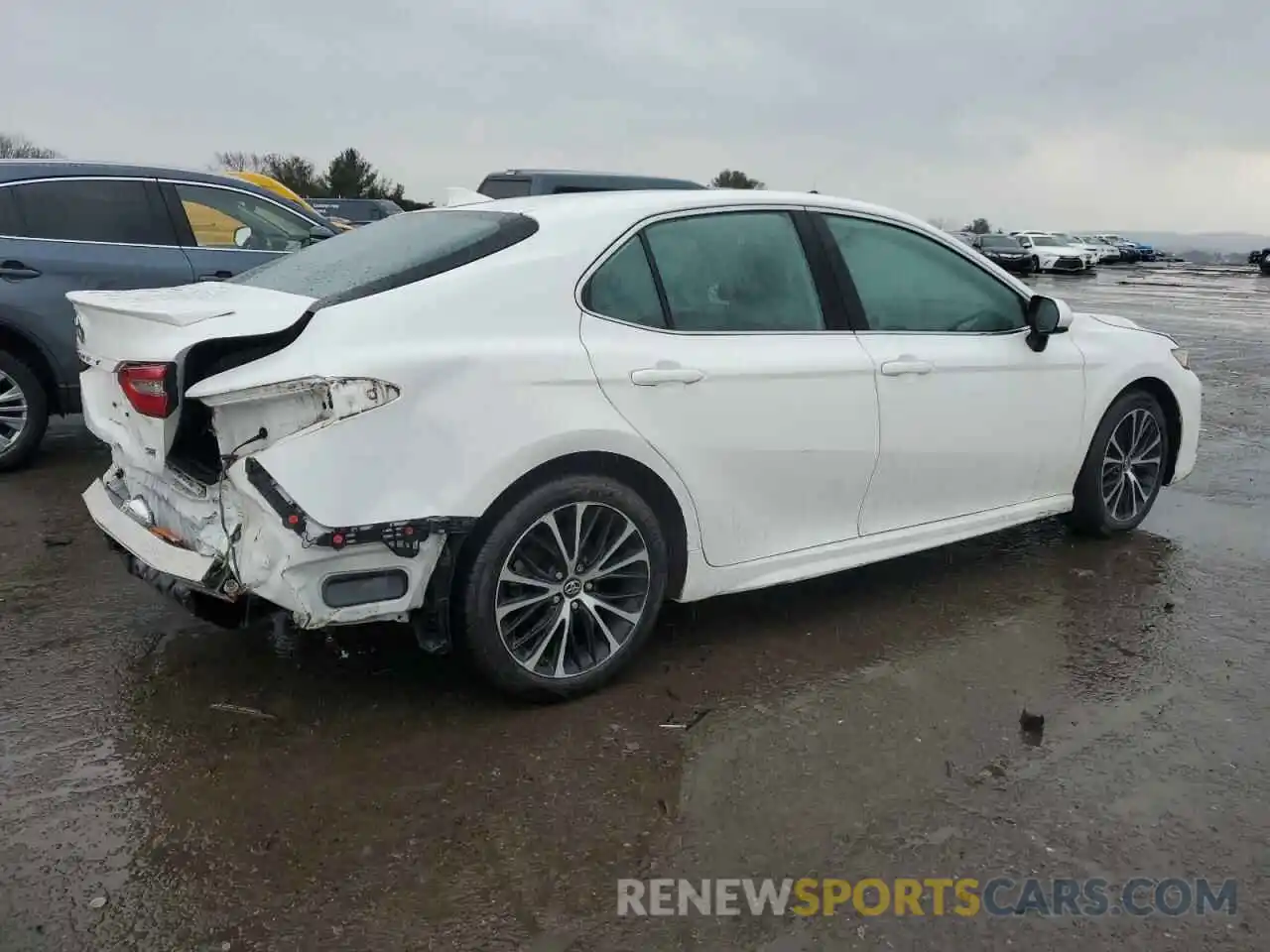 3 Photograph of a damaged car 4T1B11HK1KU210325 TOYOTA CAMRY 2019