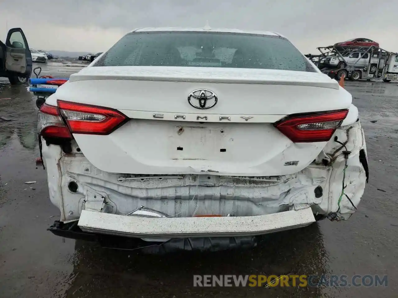 6 Photograph of a damaged car 4T1B11HK1KU210325 TOYOTA CAMRY 2019