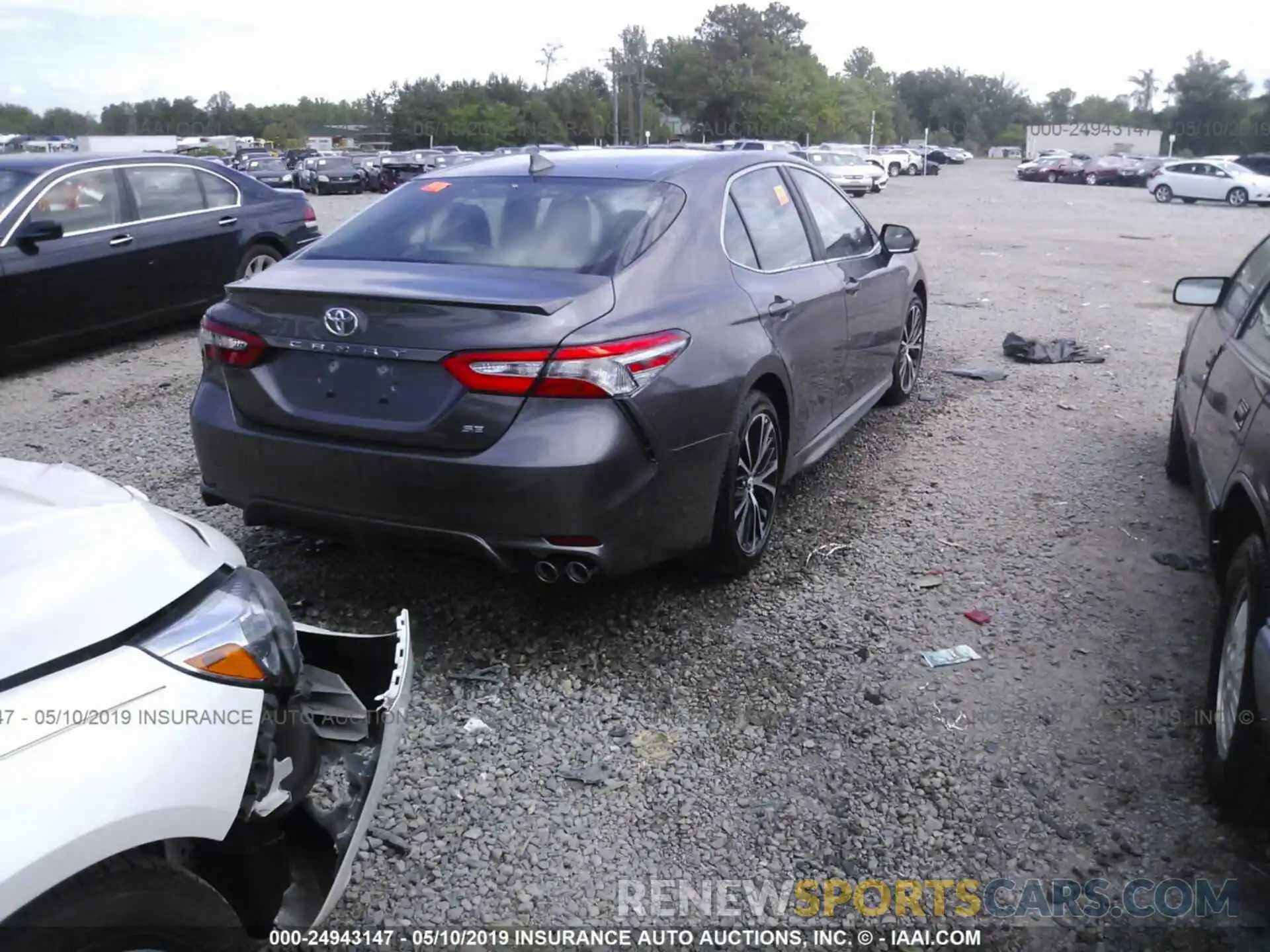 4 Photograph of a damaged car 4T1B11HK1KU211474 TOYOTA CAMRY 2019