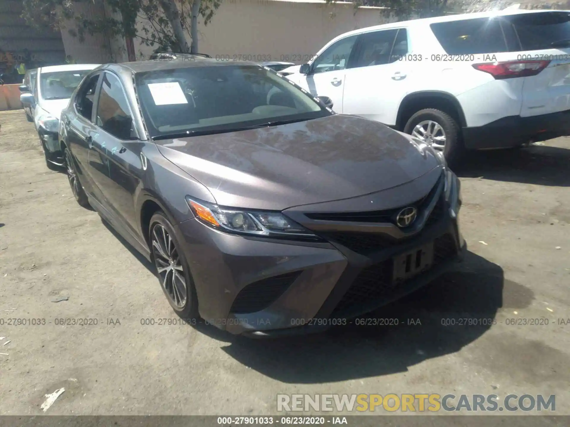 1 Photograph of a damaged car 4T1B11HK1KU211586 TOYOTA CAMRY 2019