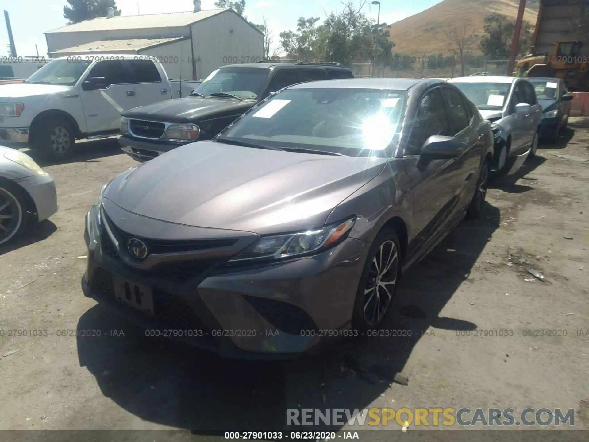 2 Photograph of a damaged car 4T1B11HK1KU211586 TOYOTA CAMRY 2019