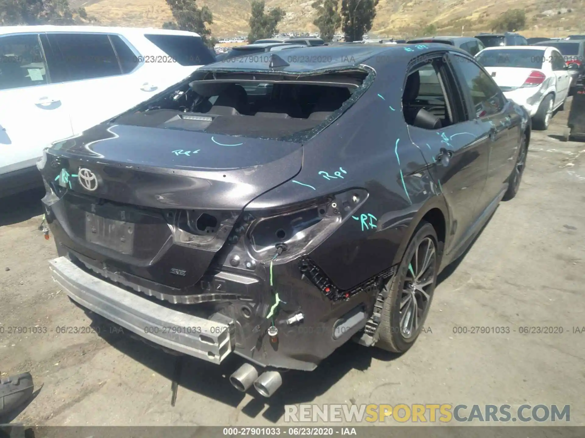 4 Photograph of a damaged car 4T1B11HK1KU211586 TOYOTA CAMRY 2019