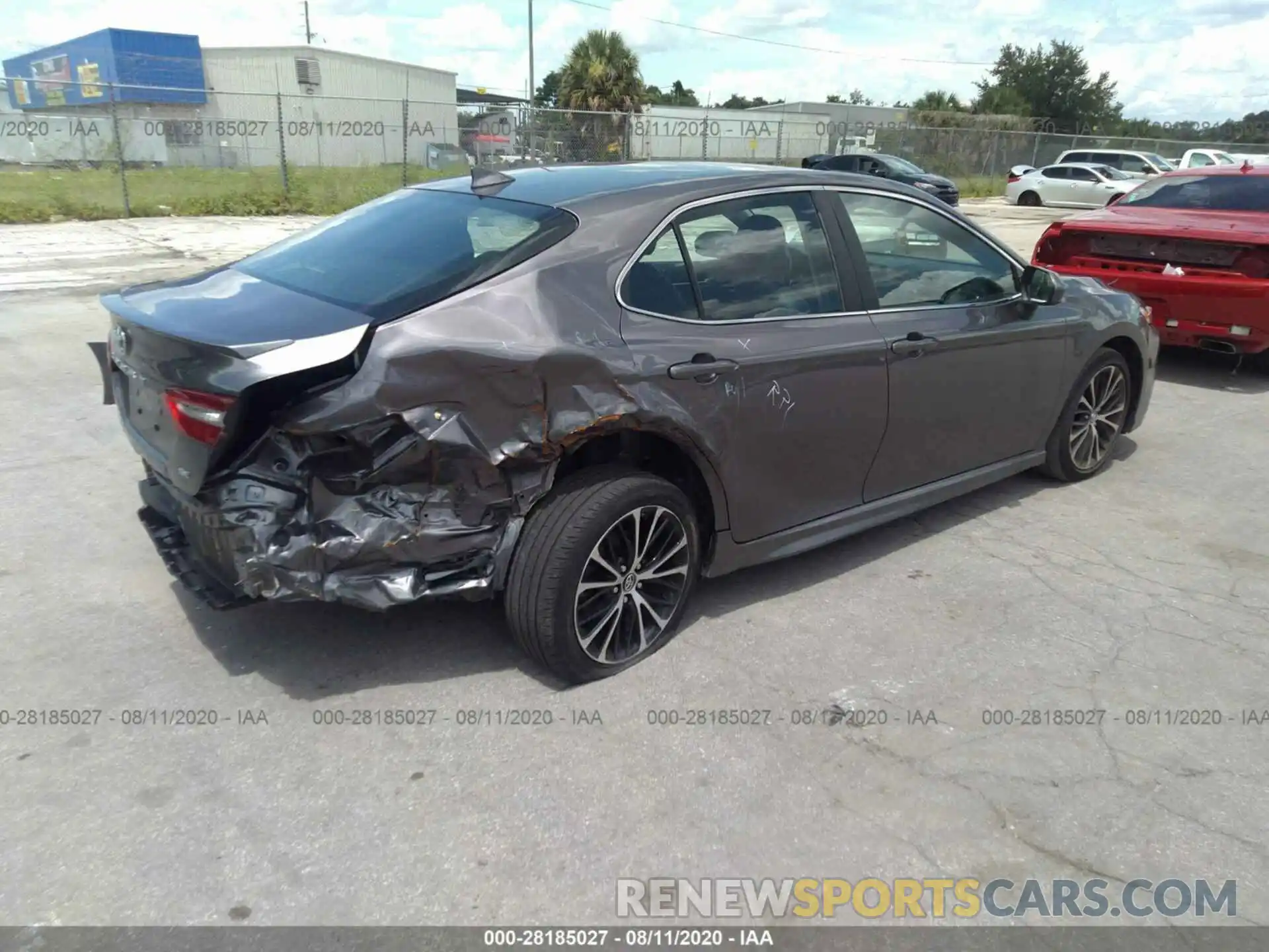 4 Photograph of a damaged car 4T1B11HK1KU212303 TOYOTA CAMRY 2019