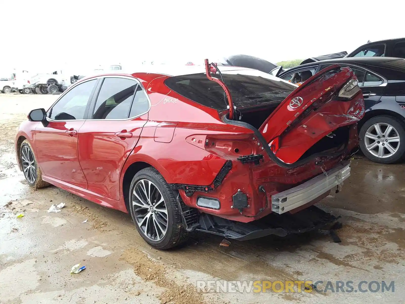 3 Photograph of a damaged car 4T1B11HK1KU212379 TOYOTA CAMRY 2019