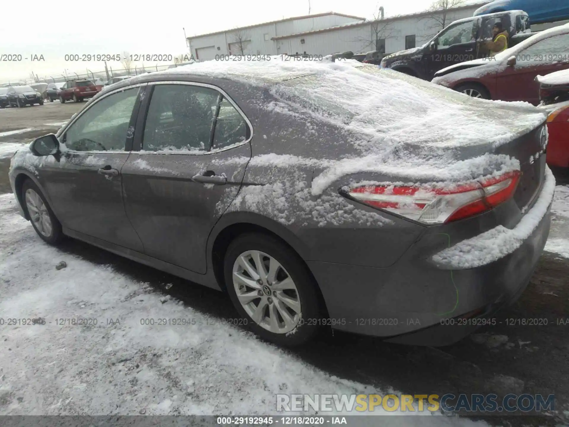 3 Фотография поврежденного автомобиля 4T1B11HK1KU213273 TOYOTA CAMRY 2019