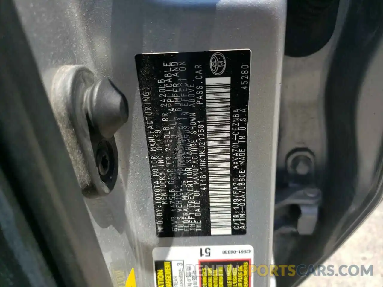 10 Photograph of a damaged car 4T1B11HK1KU213581 TOYOTA CAMRY 2019