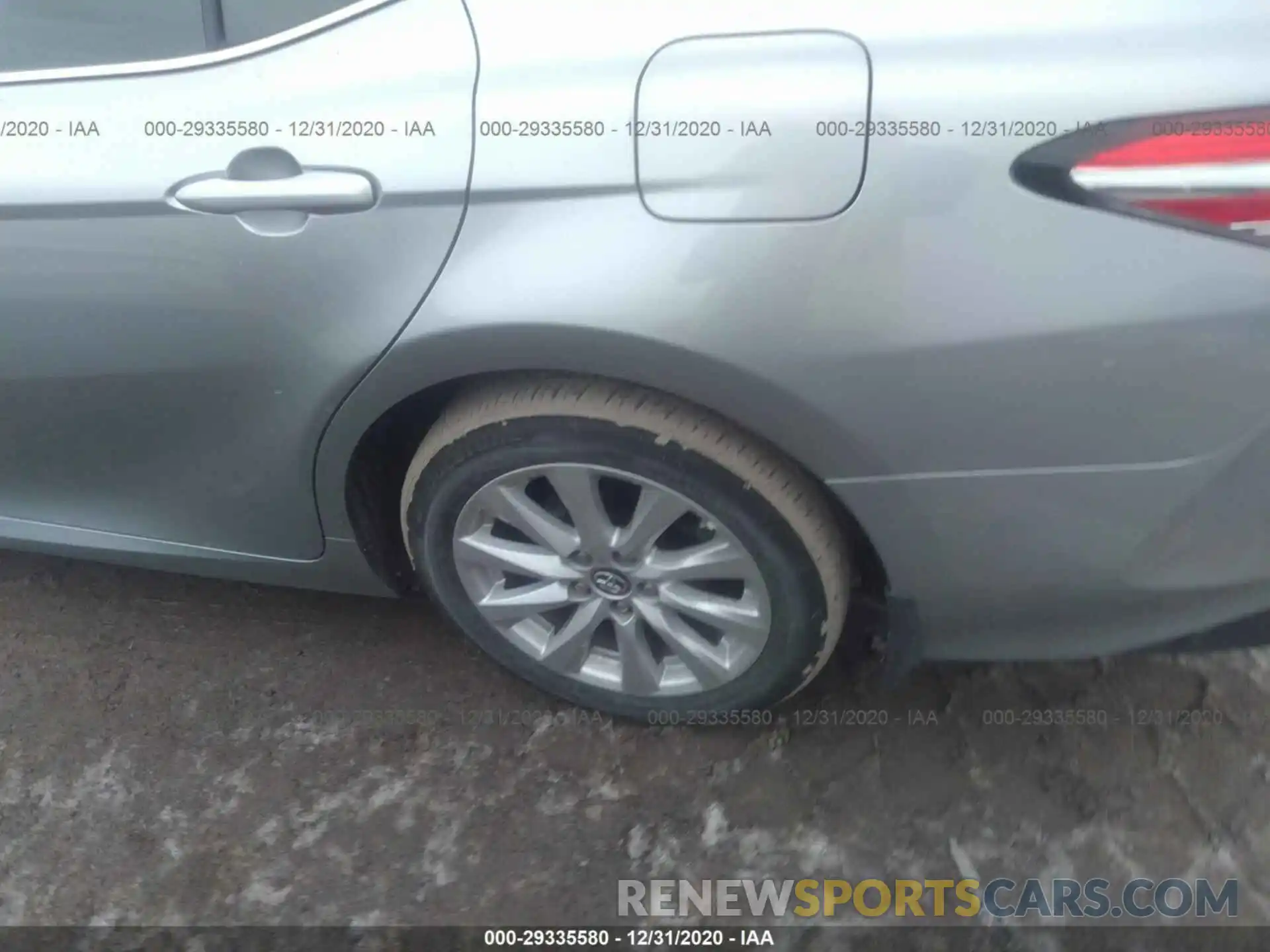 13 Photograph of a damaged car 4T1B11HK1KU214780 TOYOTA CAMRY 2019