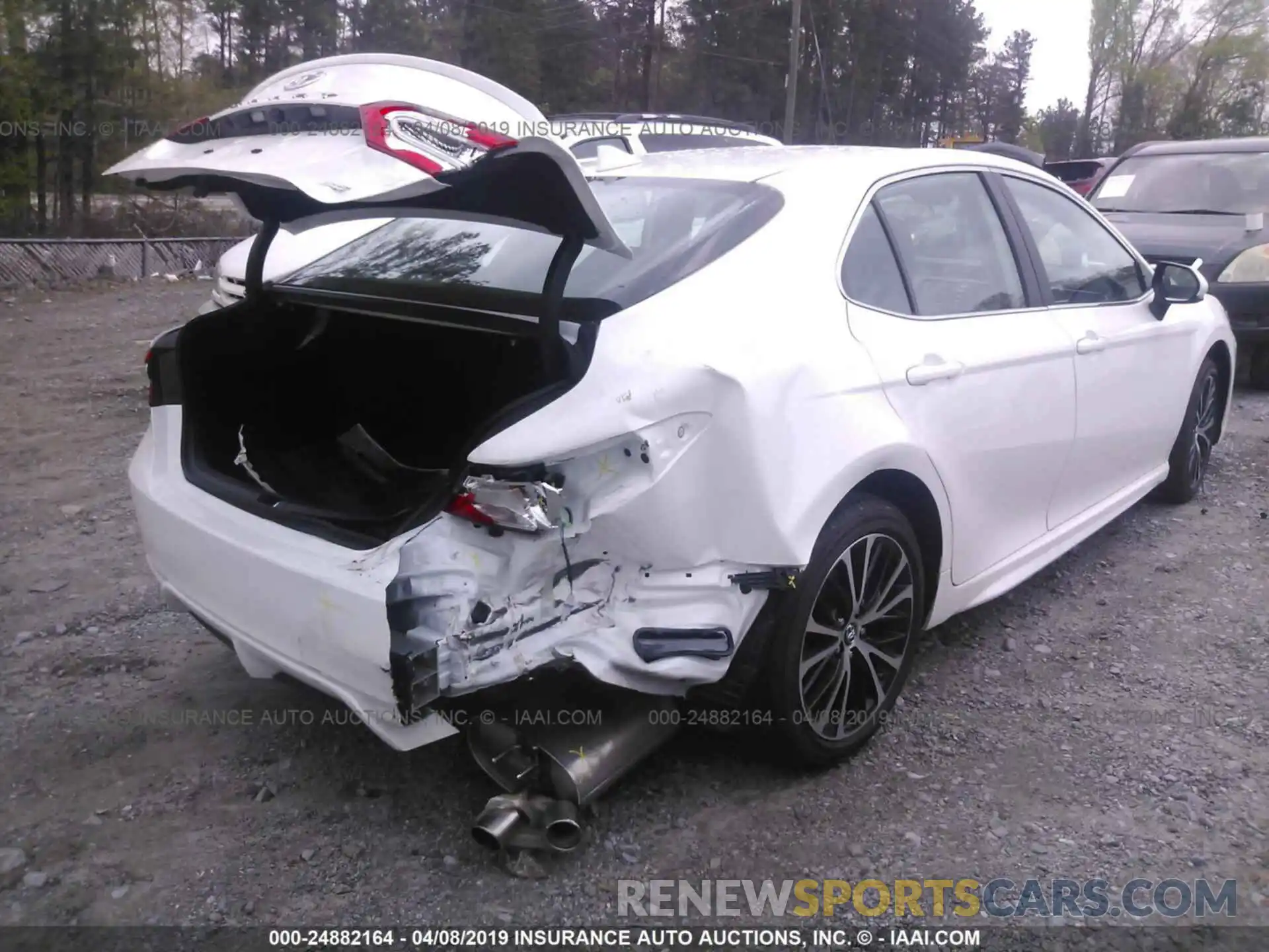 4 Photograph of a damaged car 4T1B11HK1KU215072 TOYOTA CAMRY 2019