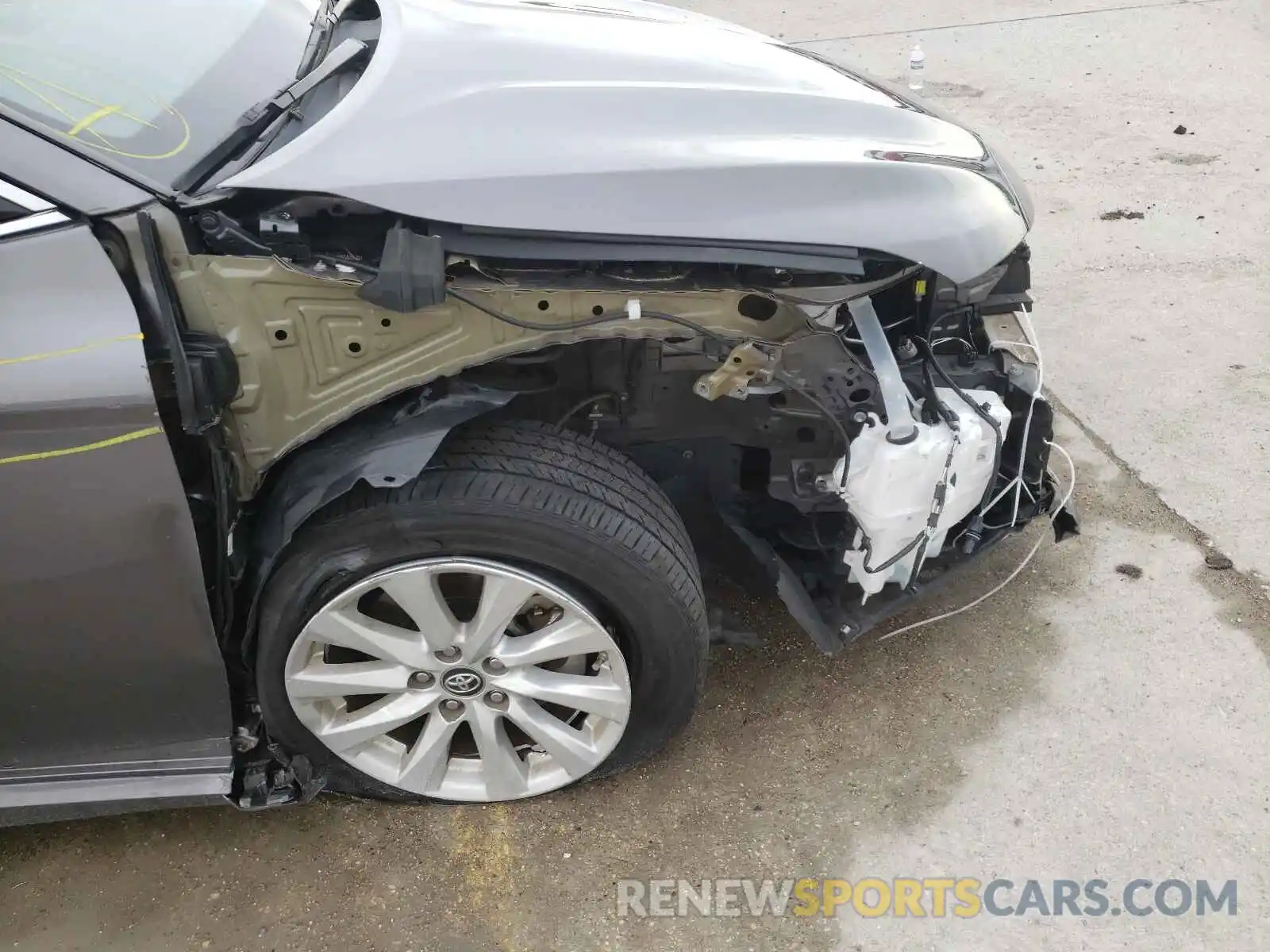 9 Photograph of a damaged car 4T1B11HK1KU215573 TOYOTA CAMRY 2019