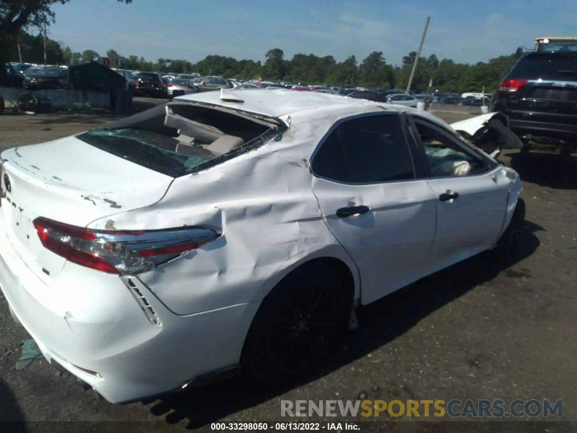 4 Photograph of a damaged car 4T1B11HK1KU216397 TOYOTA CAMRY 2019