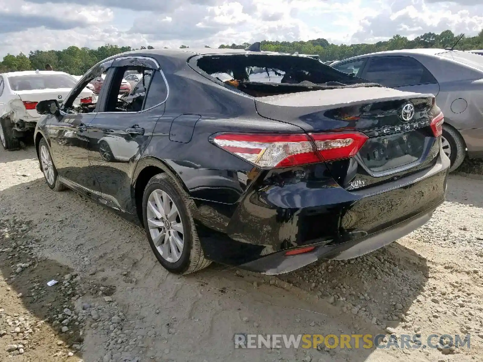 3 Photograph of a damaged car 4T1B11HK1KU216495 TOYOTA CAMRY 2019