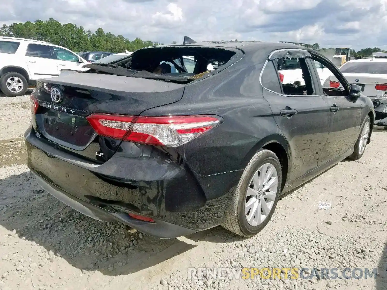 4 Photograph of a damaged car 4T1B11HK1KU216495 TOYOTA CAMRY 2019