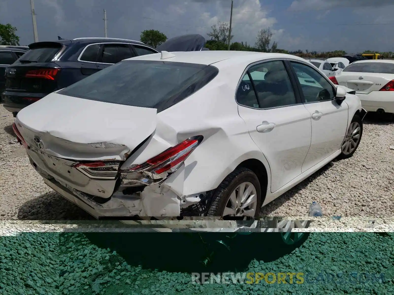 4 Photograph of a damaged car 4T1B11HK1KU217484 TOYOTA CAMRY 2019