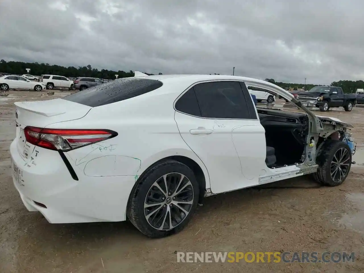 3 Photograph of a damaged car 4T1B11HK1KU217873 TOYOTA CAMRY 2019