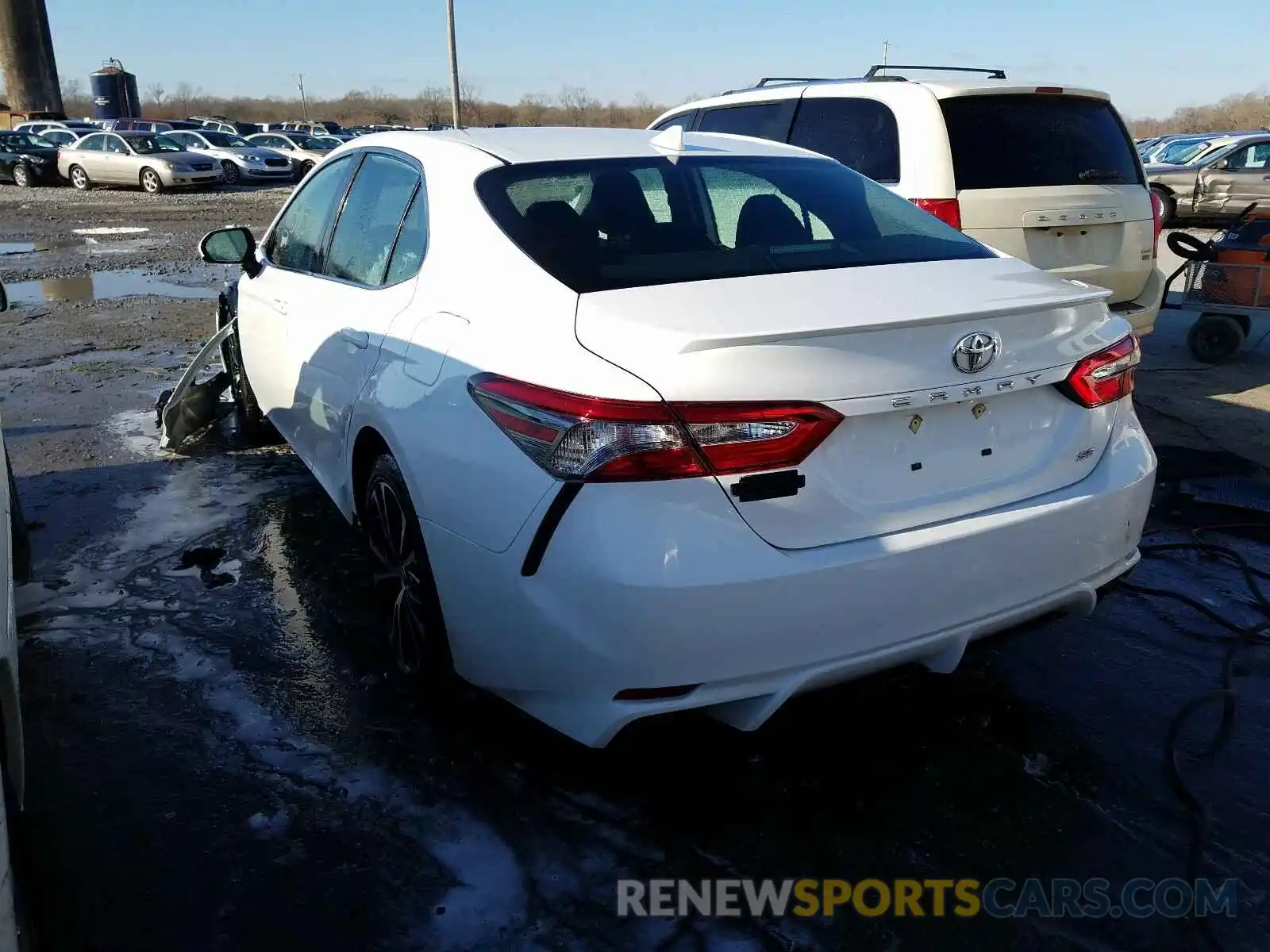 3 Photograph of a damaged car 4T1B11HK1KU218103 TOYOTA CAMRY 2019