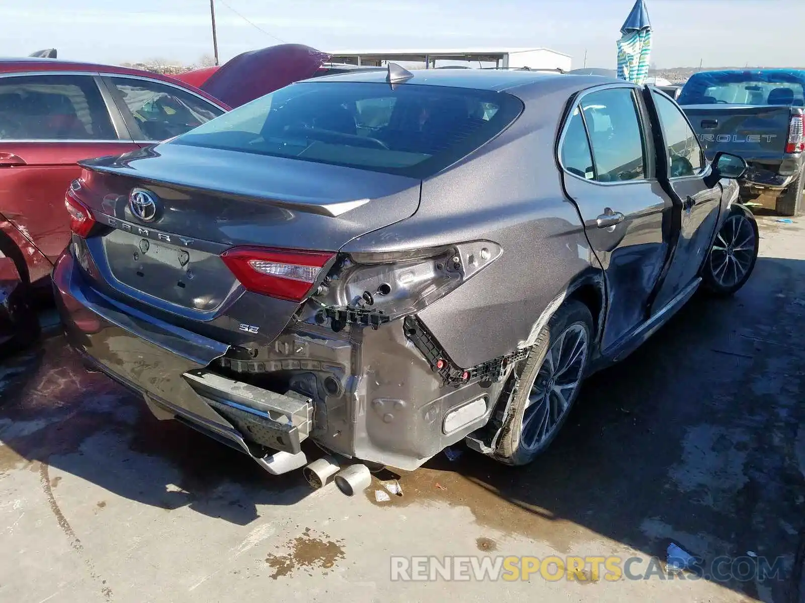 4 Photograph of a damaged car 4T1B11HK1KU220403 TOYOTA CAMRY 2019