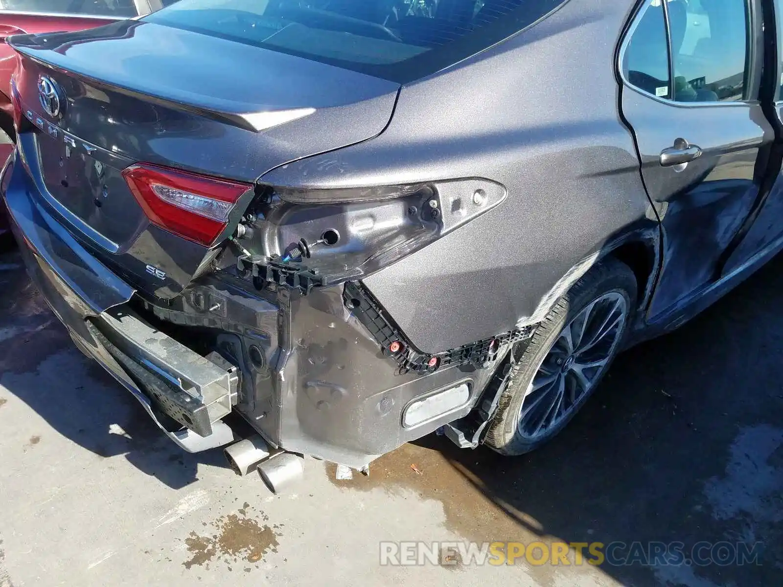 9 Photograph of a damaged car 4T1B11HK1KU220403 TOYOTA CAMRY 2019