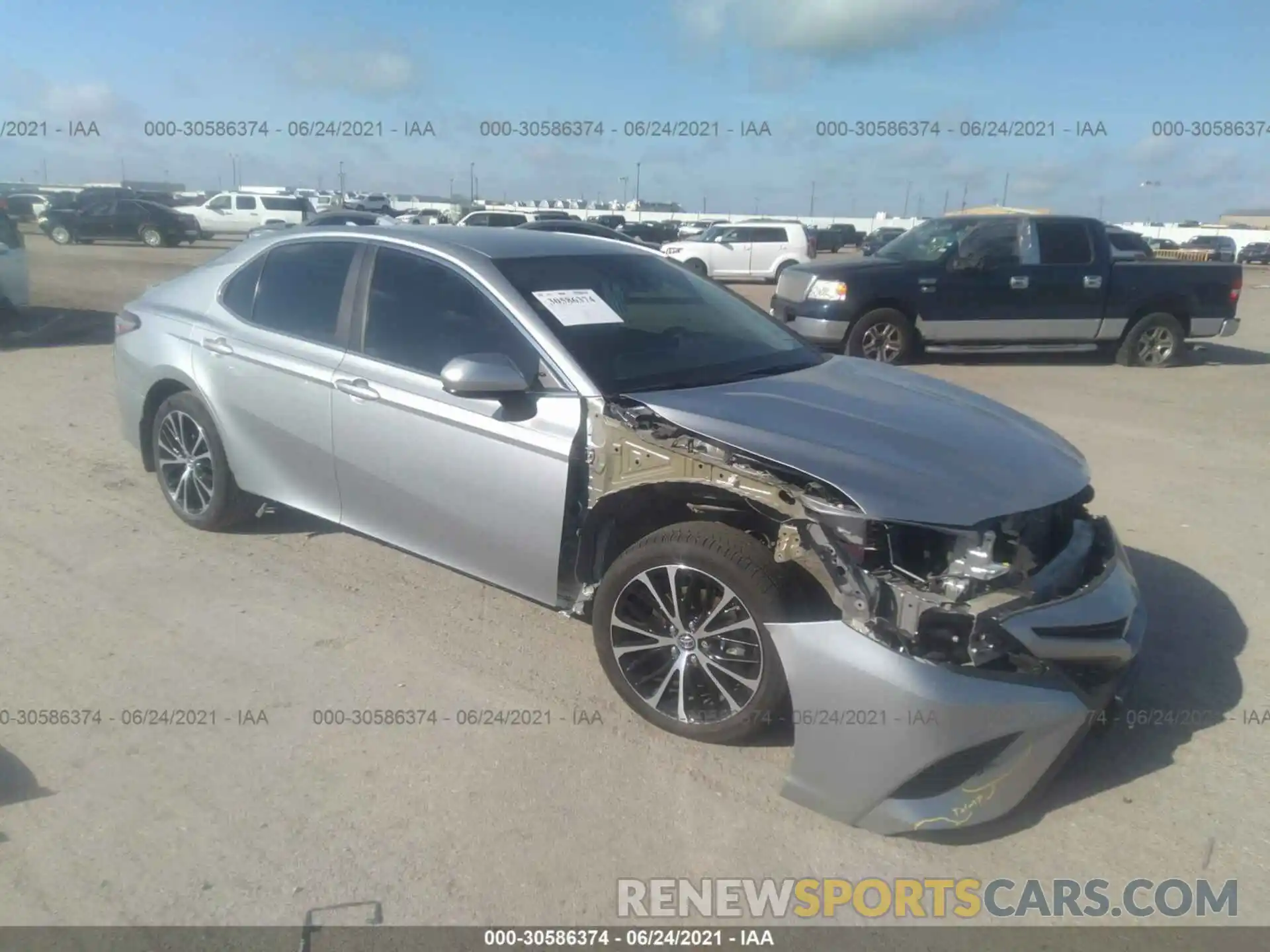 1 Photograph of a damaged car 4T1B11HK1KU221096 TOYOTA CAMRY 2019