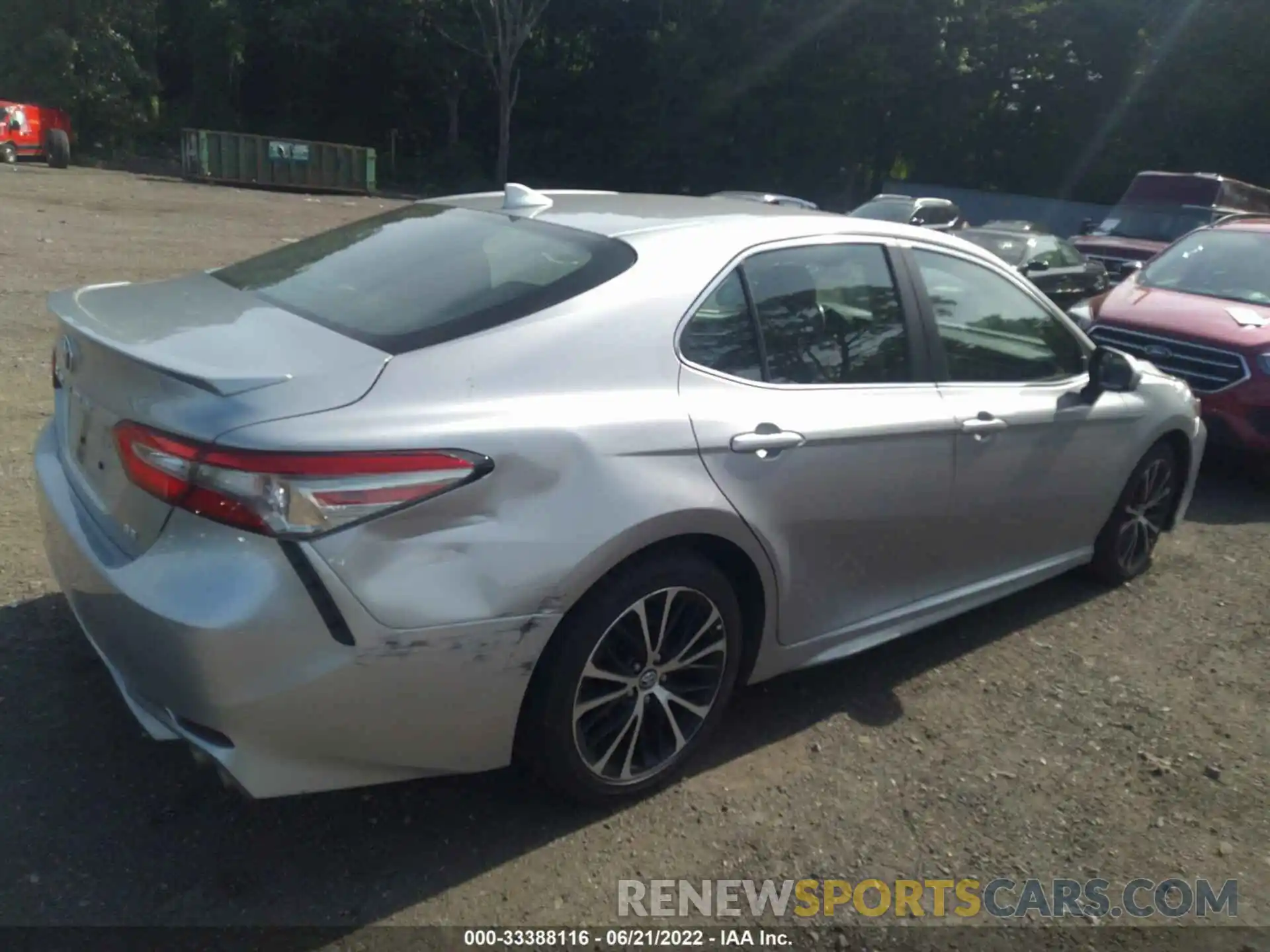 4 Photograph of a damaged car 4T1B11HK1KU221163 TOYOTA CAMRY 2019