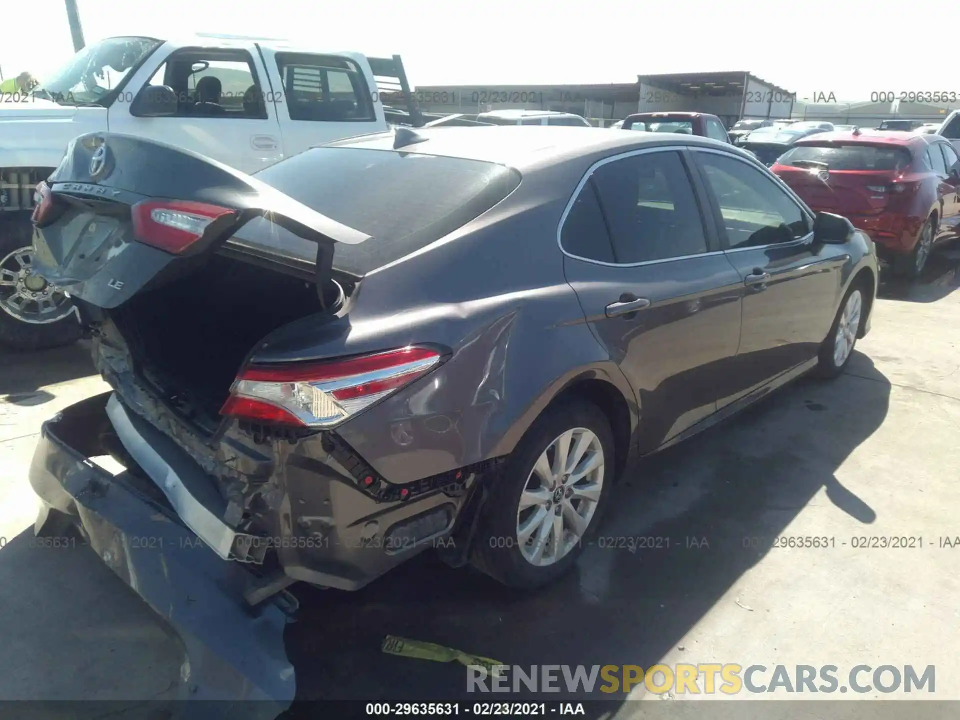 4 Photograph of a damaged car 4T1B11HK1KU221521 TOYOTA CAMRY 2019