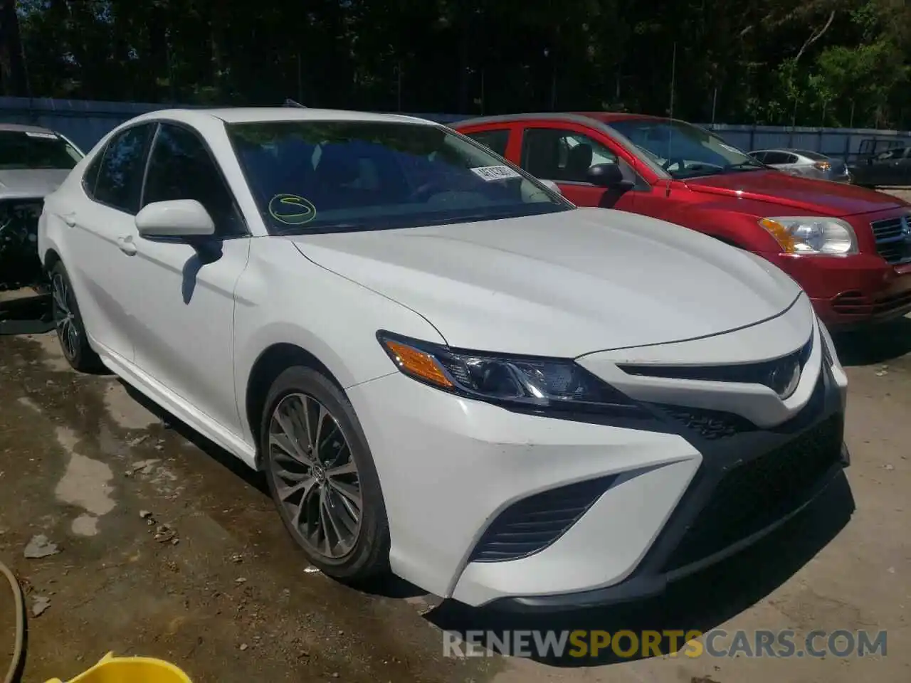 1 Photograph of a damaged car 4T1B11HK1KU221843 TOYOTA CAMRY 2019