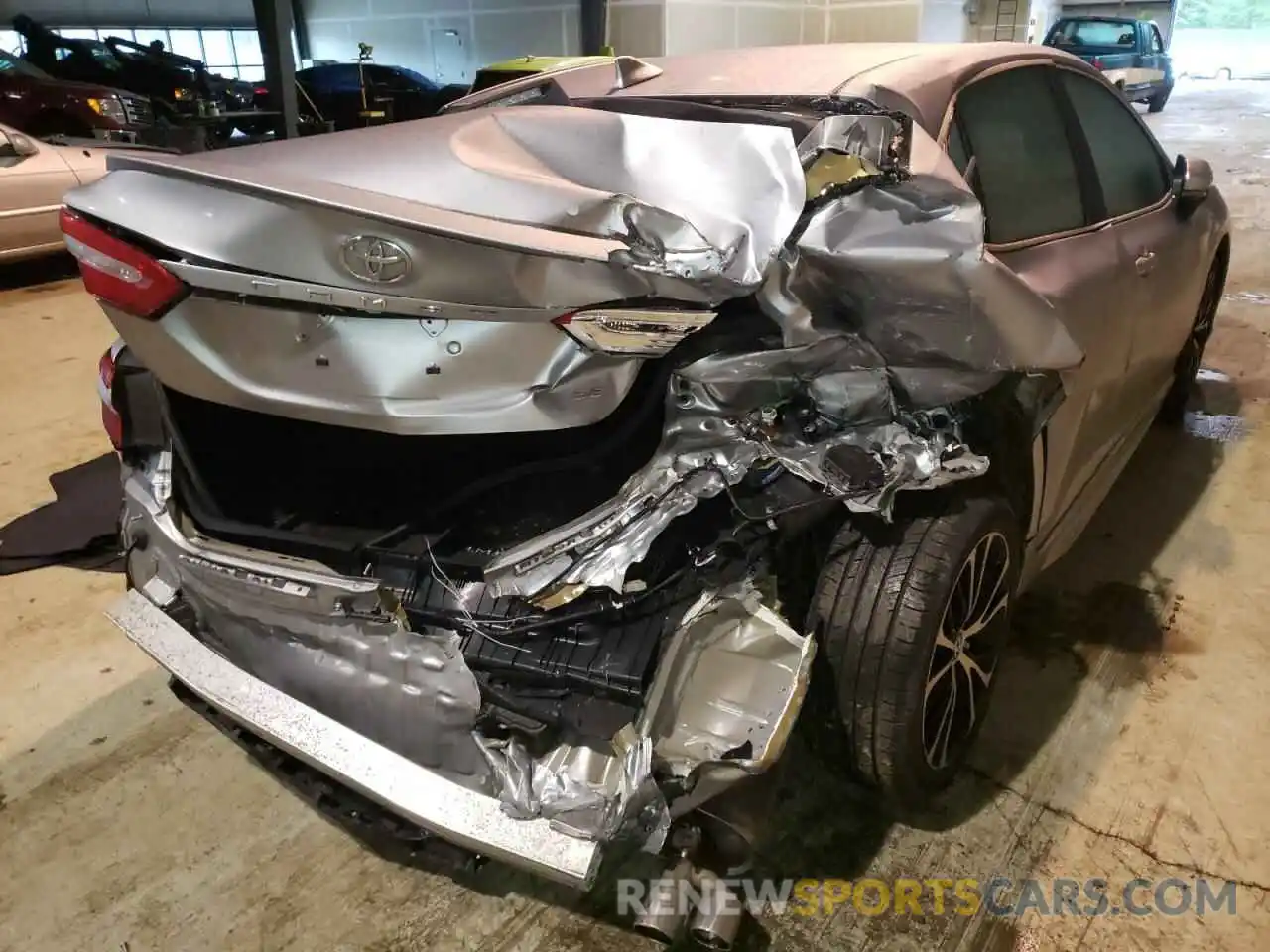 4 Photograph of a damaged car 4T1B11HK1KU226265 TOYOTA CAMRY 2019