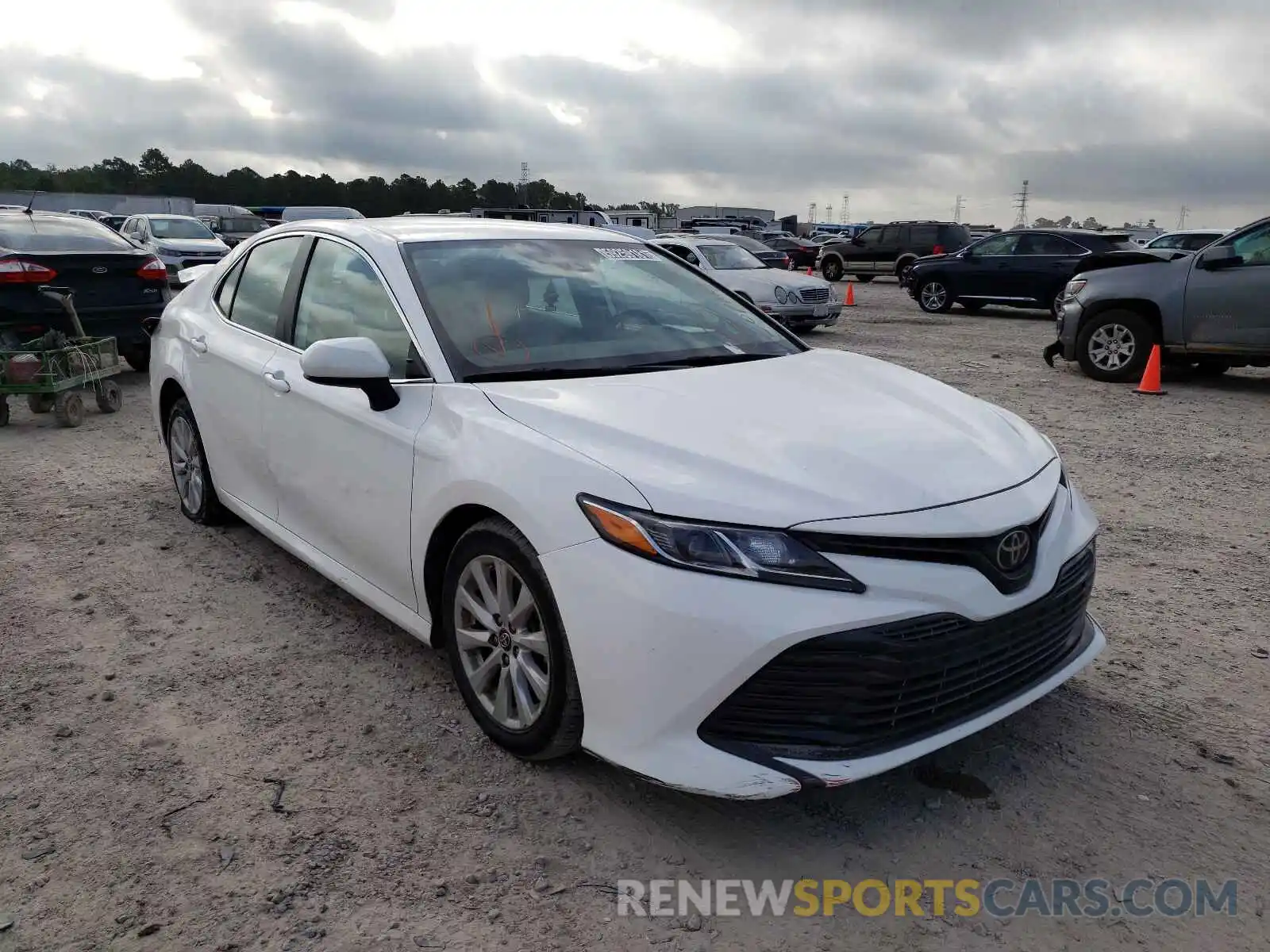 1 Photograph of a damaged car 4T1B11HK1KU227612 TOYOTA CAMRY 2019