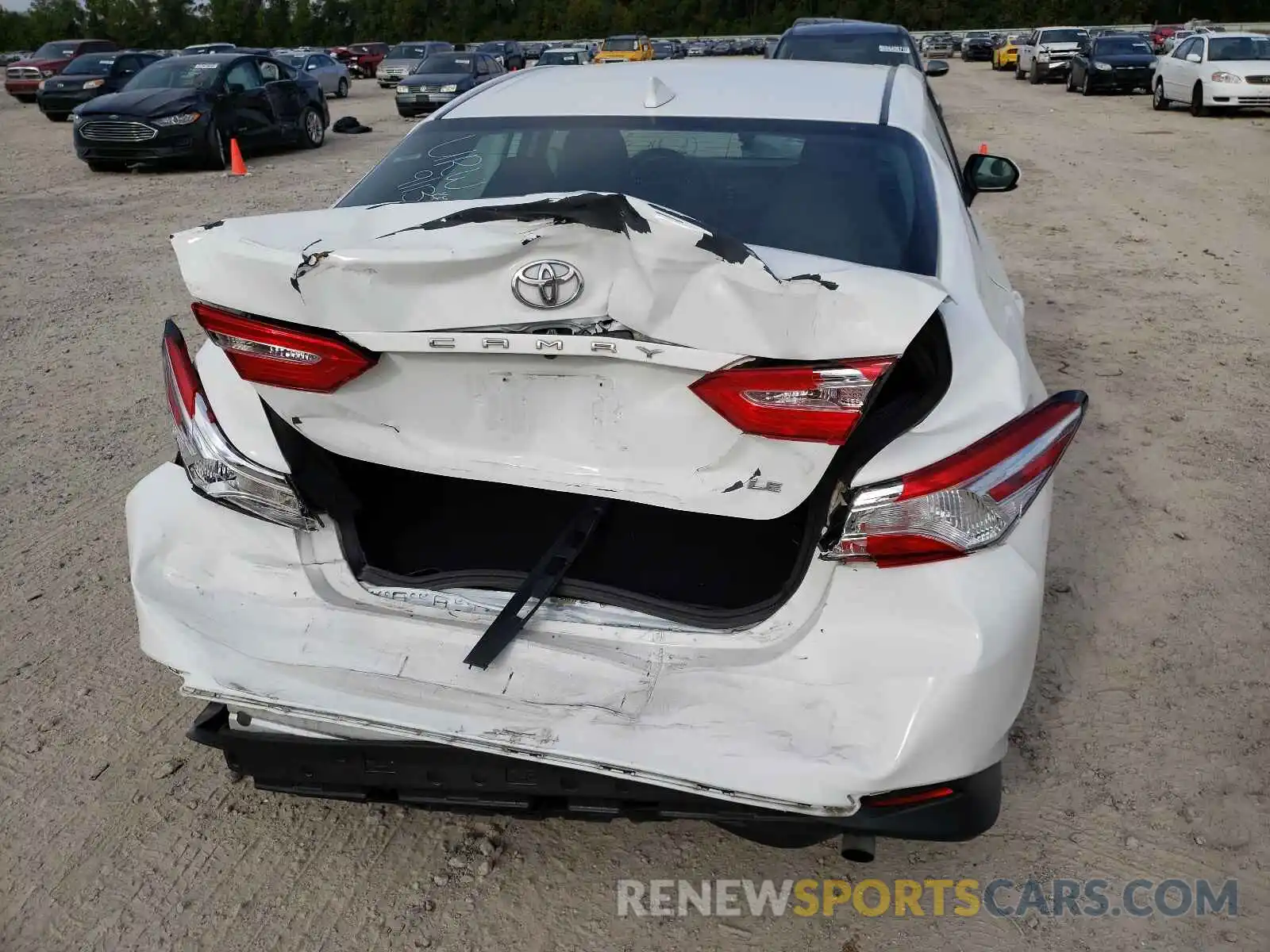 9 Photograph of a damaged car 4T1B11HK1KU227612 TOYOTA CAMRY 2019