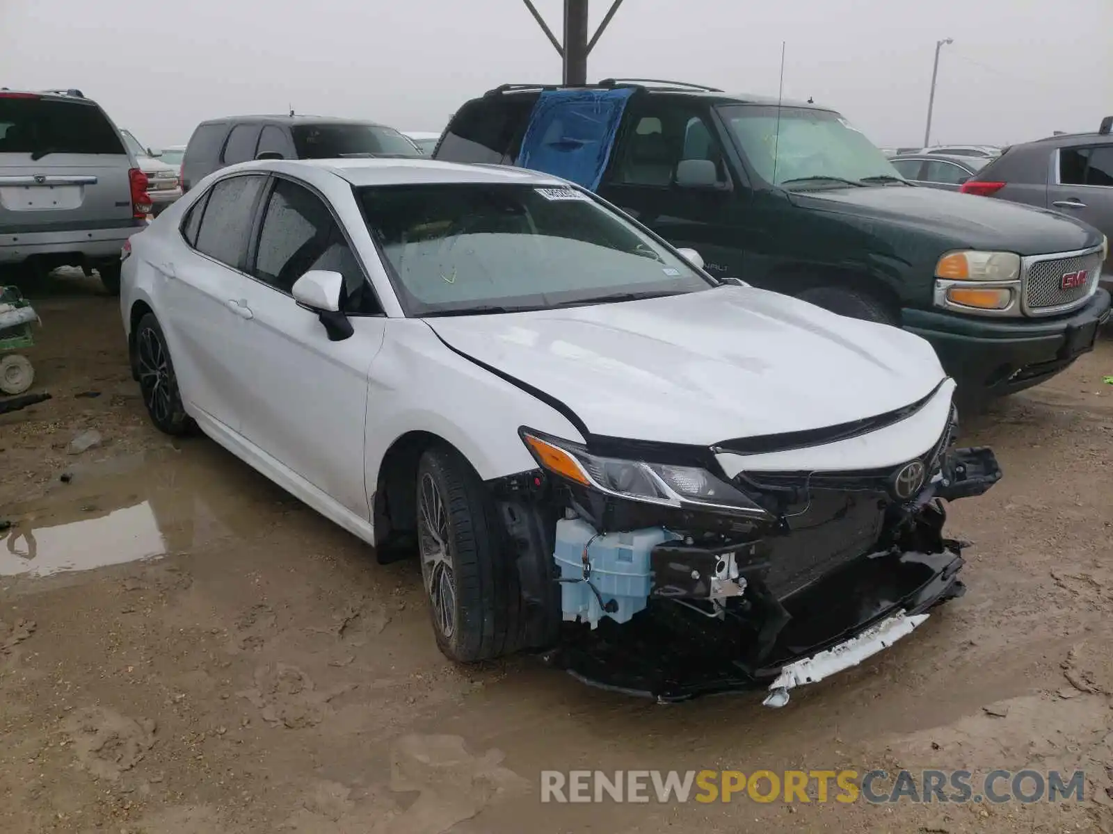 1 Photograph of a damaged car 4T1B11HK1KU228520 TOYOTA CAMRY 2019