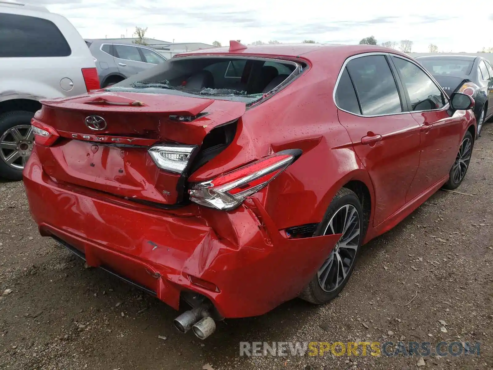 4 Photograph of a damaged car 4T1B11HK1KU230249 TOYOTA CAMRY 2019