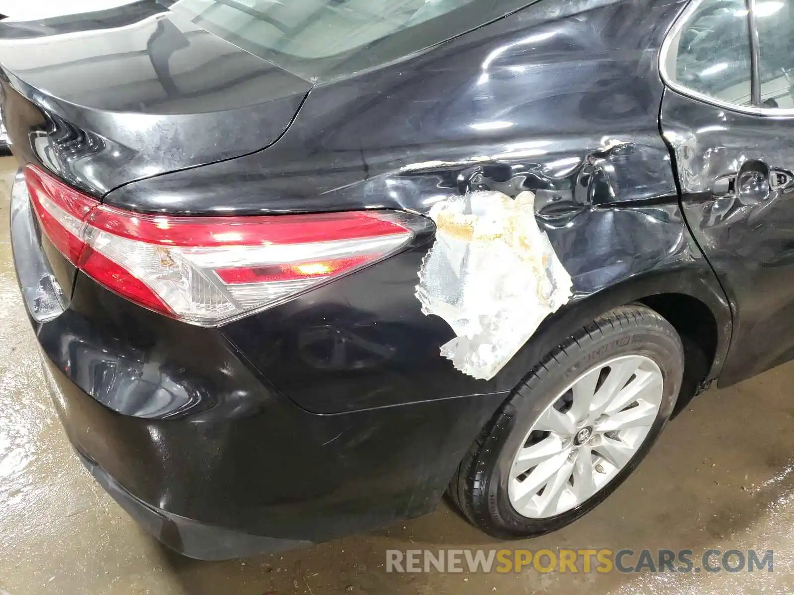 9 Photograph of a damaged car 4T1B11HK1KU230798 TOYOTA CAMRY 2019