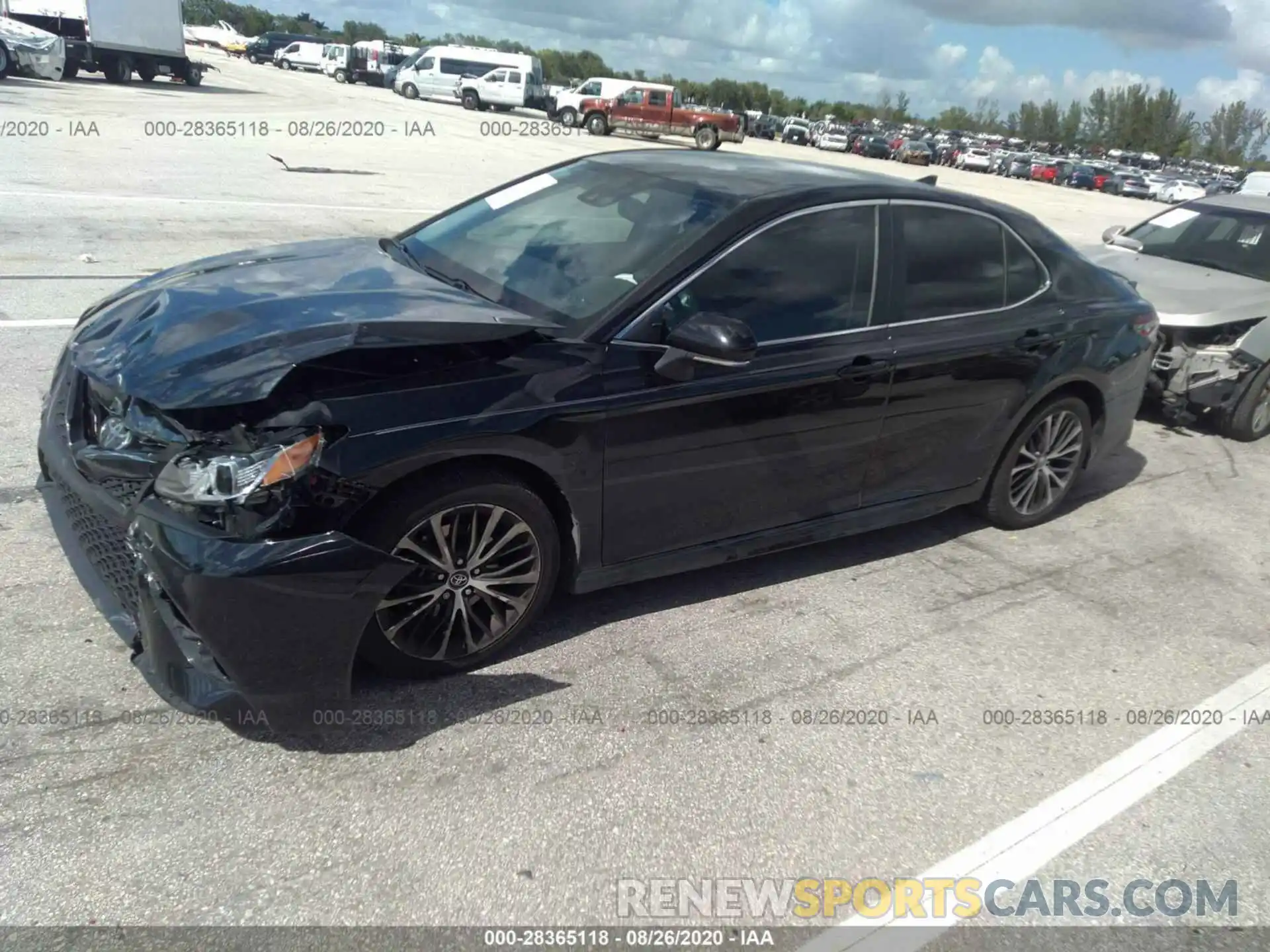 2 Photograph of a damaged car 4T1B11HK1KU232017 TOYOTA CAMRY 2019