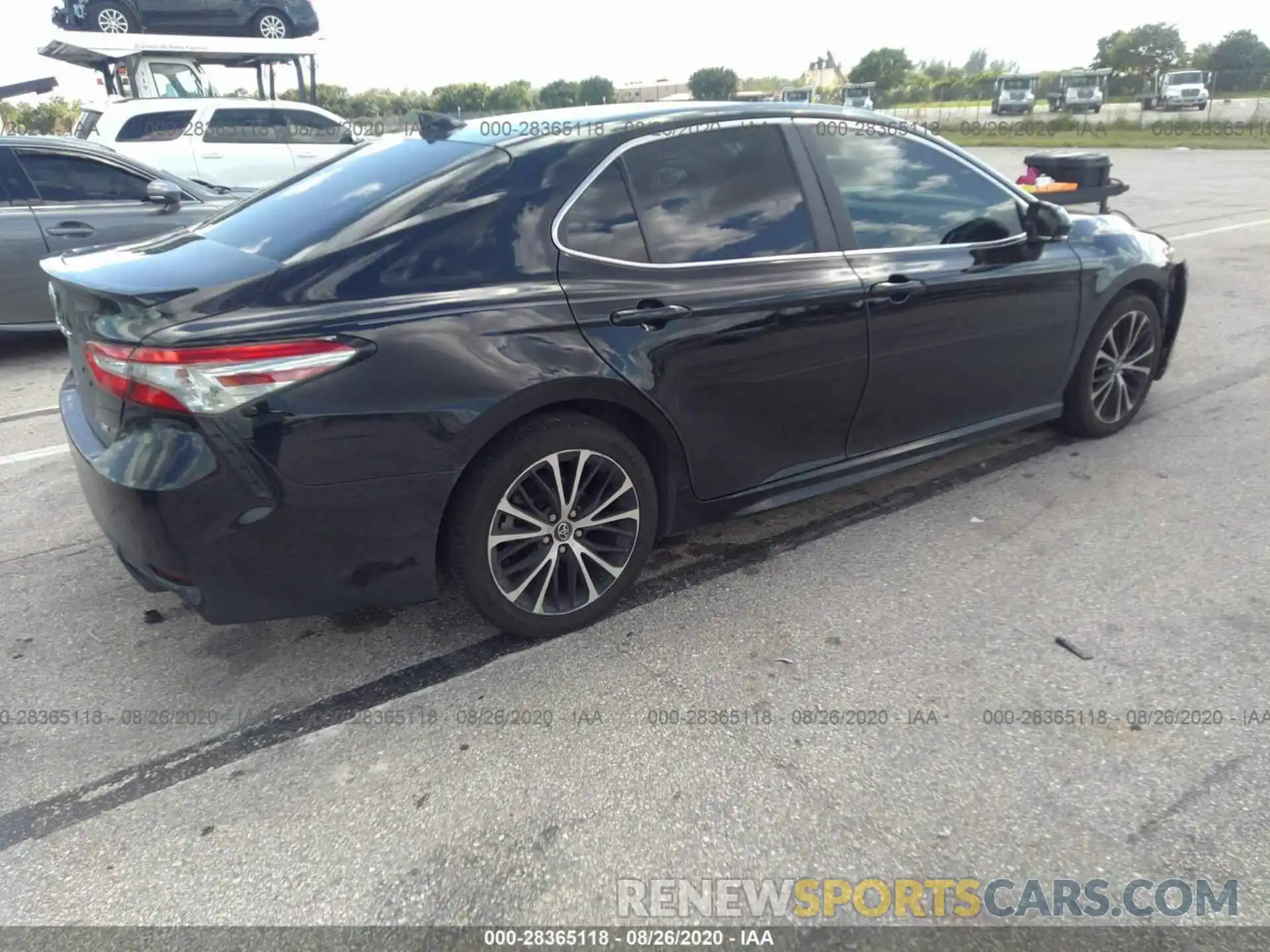 4 Photograph of a damaged car 4T1B11HK1KU232017 TOYOTA CAMRY 2019