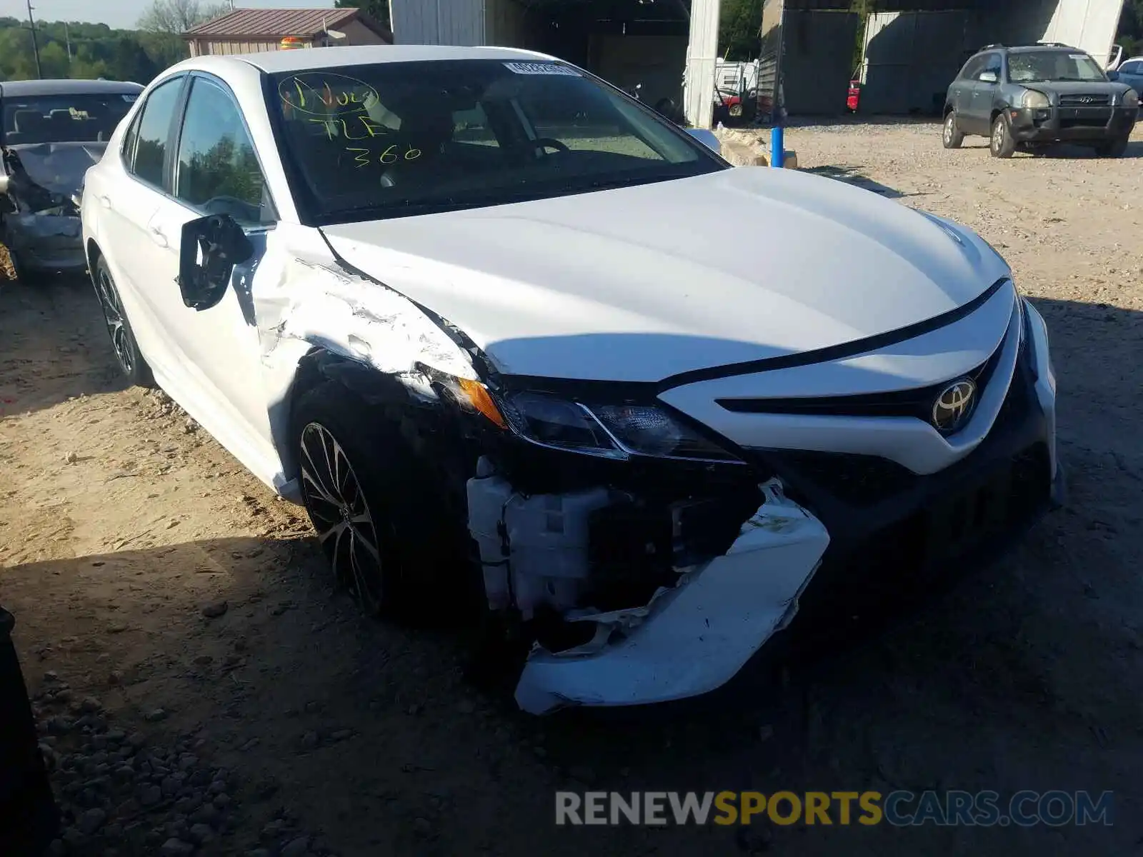 1 Photograph of a damaged car 4T1B11HK1KU232261 TOYOTA CAMRY 2019