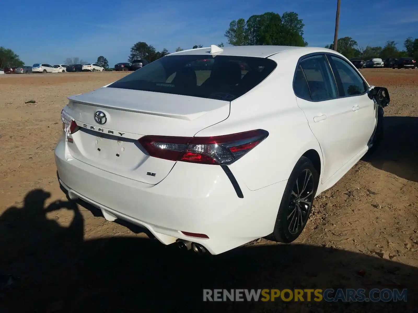 4 Photograph of a damaged car 4T1B11HK1KU232261 TOYOTA CAMRY 2019