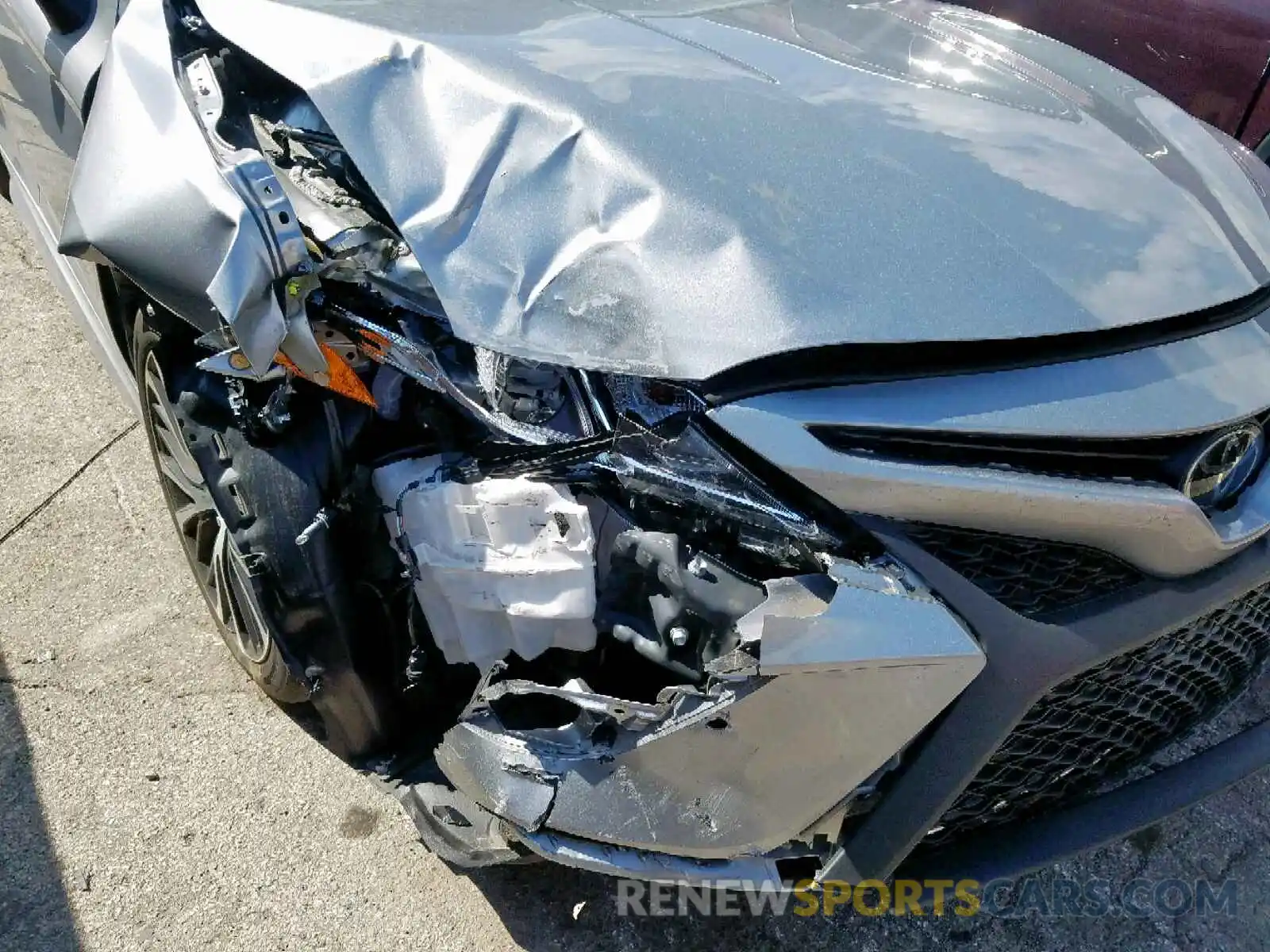 10 Photograph of a damaged car 4T1B11HK1KU233992 TOYOTA CAMRY 2019