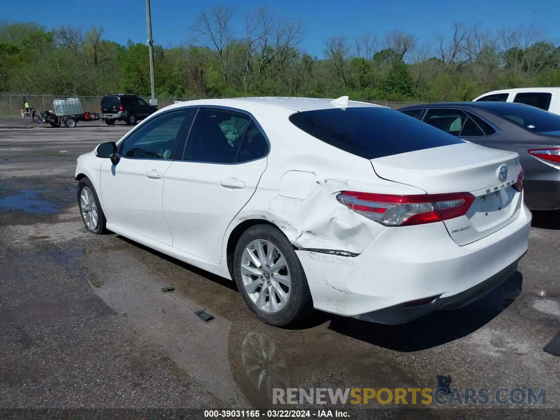 3 Photograph of a damaged car 4T1B11HK1KU236097 TOYOTA CAMRY 2019