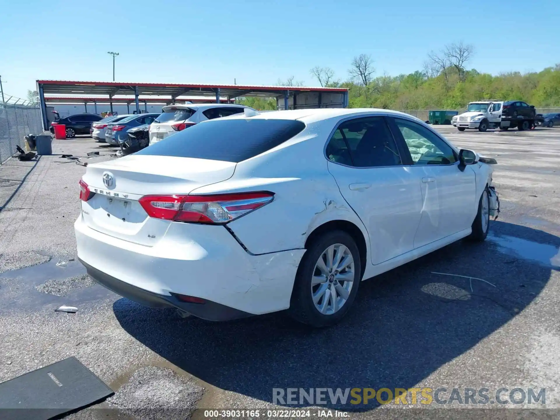 4 Photograph of a damaged car 4T1B11HK1KU236097 TOYOTA CAMRY 2019