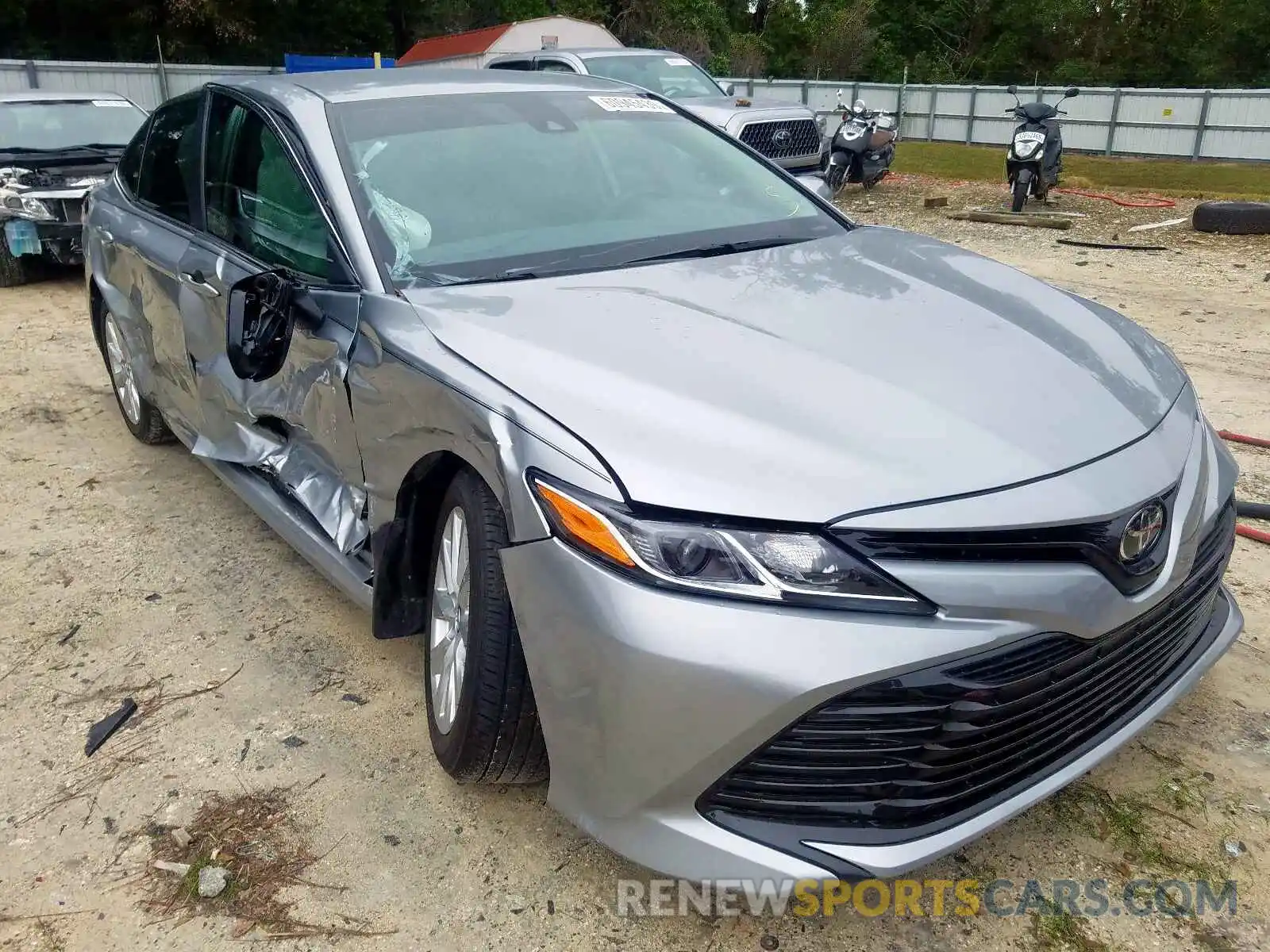 1 Photograph of a damaged car 4T1B11HK1KU237833 TOYOTA CAMRY 2019