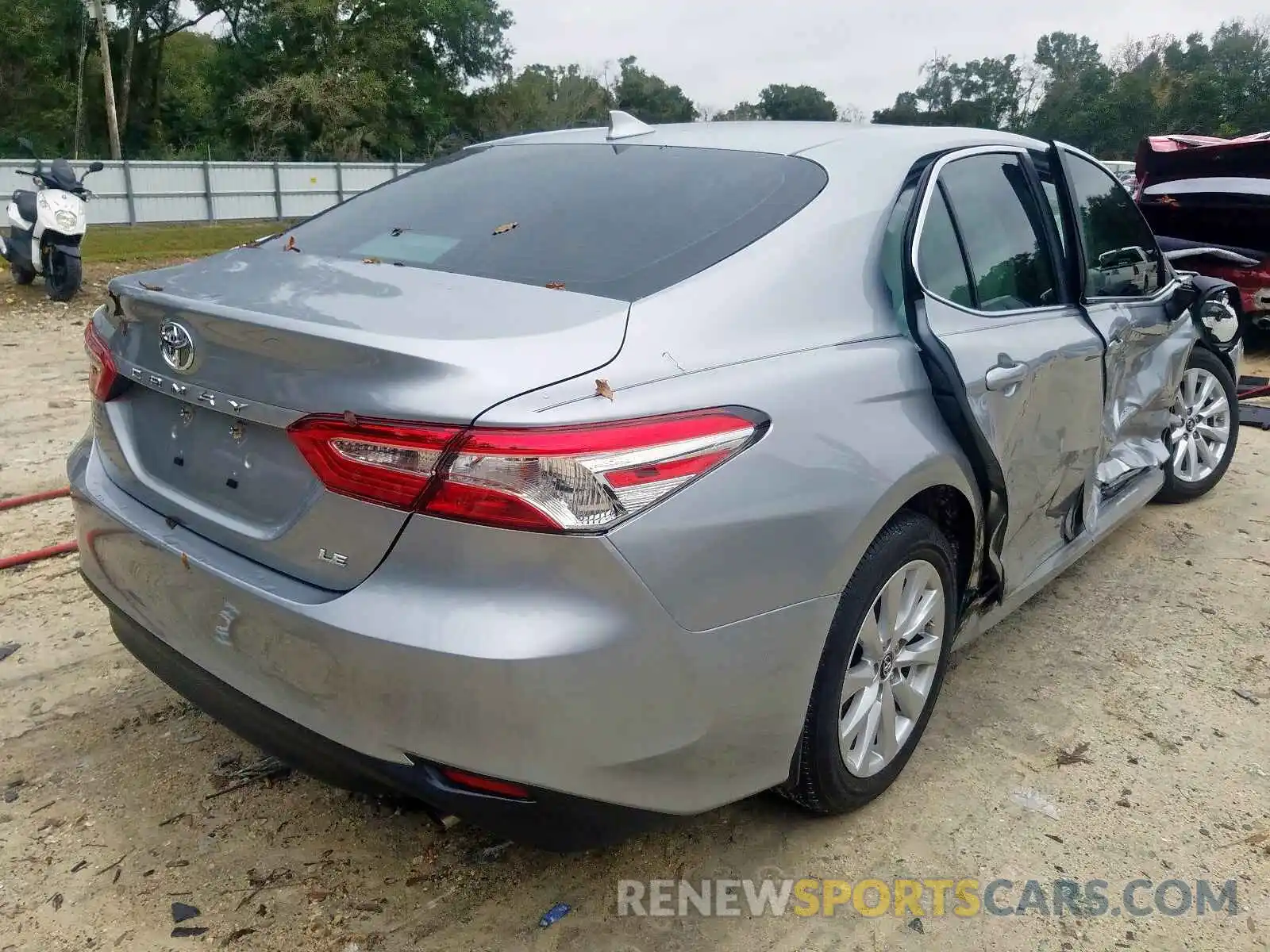 4 Photograph of a damaged car 4T1B11HK1KU237833 TOYOTA CAMRY 2019