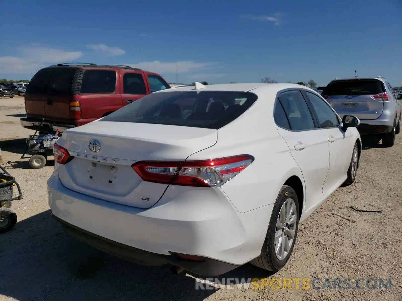 4 Photograph of a damaged car 4T1B11HK1KU240330 TOYOTA CAMRY 2019